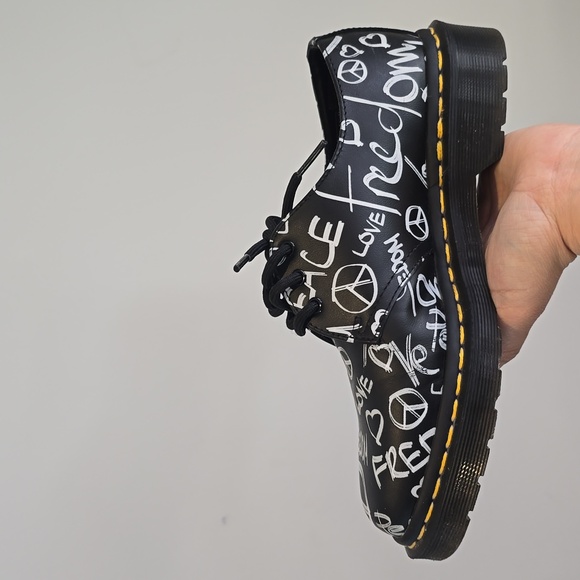 Dr.Martens 1461 Script Peace Love Freedom Black Oxford Shoes - Picture 10 of 11